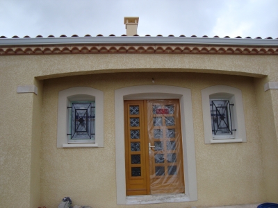 <p style='width:400px; margin-top:0px;' >.<br/></p>