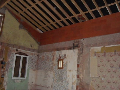 <p style='width:400px; margin-top:0px;' >.<br/></p>