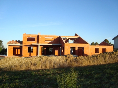 <p style='width:400px; margin-top:0px;' >.<br/></p>